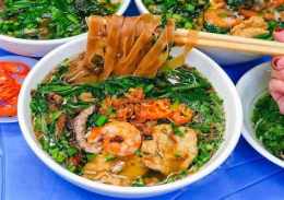 ảnh chụp màn hình canh bánh đa nấu với lòng gà thơm ngon ngọt lành