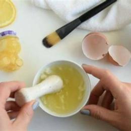 cách lột da mặt bằng trứng gà