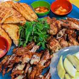 chân gà cây đa ngõ gạch