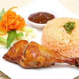 cơm gà da giòn gần đây
