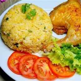 cơm gà xối mỡ da giòn