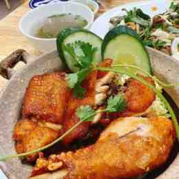 cơm thố gà đà nẵng