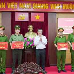 công an cần thơ bắt đá gà