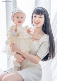 hướng dẫn sử dụng bé gái đáng yêu nhẹ nhàng