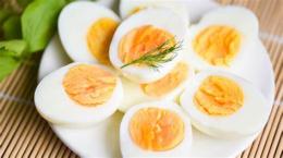 hướng dẫn sử dụng tác dụng của trứng gà luộc với da mặt