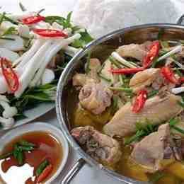 lẩu gà đá lá quế thu trinh