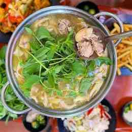 lẩu gà lá é phù đổng thiên vương đà lạt