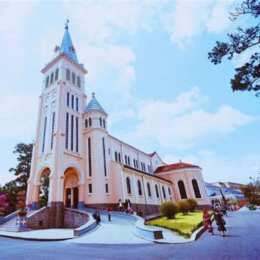 nhà thờ con gà da lat