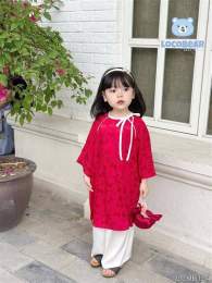 tính năng nổi bật bé gái mặc áo dài truyền thống