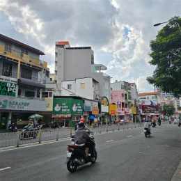 tính năng nổi bật com ga da gion le van sy