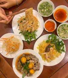 tính năng nổi bật cơm gà ngon quận đống đa