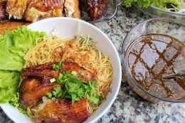tính năng nổi bật cơm mì gà da giòn