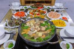 tính năng nổi bật lẩu gà lá é đống đa đà nẵng